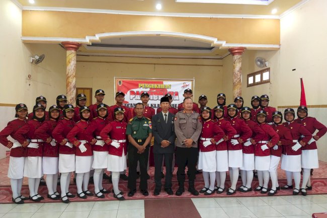 Penuh Khidmat Paskibra Tingkat Kecamatan Klaten Selatan Di kukuhkan