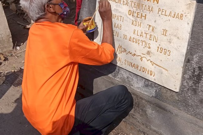 Pembersihan dan pengecatan ulang Monumen Ex Tentara Pelajar