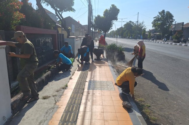Gotong Royong untuk menyongsong Adipura