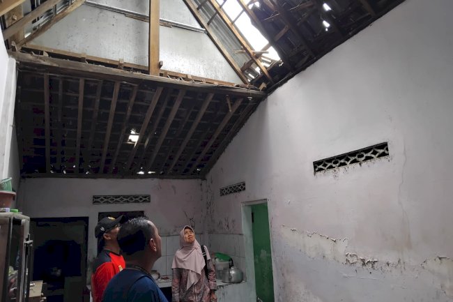 Desa Karanglo Terdampak Angin Puting Beliung