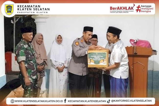 Tarawih Keliling, Ibu Camat Beri Tali Asih dan Bantuan Alat Sholat