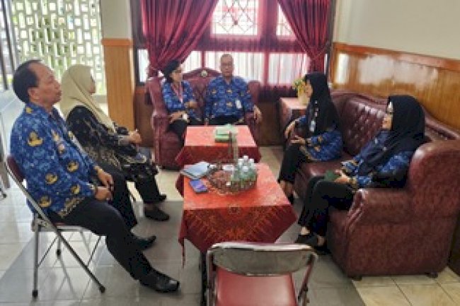 konsul Bu Camat Penyelesaian Masalah Internal Lembaga