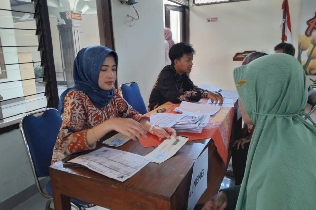 Kecamatan Klaten Selatan Gelar Distribusi Kartu Keluarga Sejahtera Tahap 3 Tahun 2025