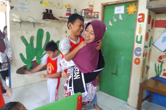 Camat Klaten Selatan Sambangi KB Anak Berkebutuhan Khusus dan Hadir dalam Proses Akreditasi