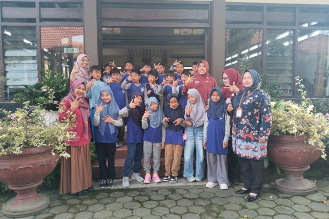 Siswa Lazuardi Al Falah Kunjungi Kecamatan Klaten Selatan