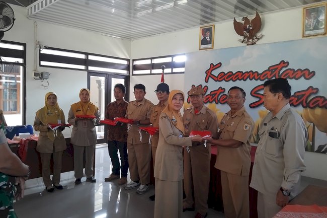 Kecamatan Klaten Selatan Laksanakan Gerakan Pembagian Bendera Merah Putih Tahun 2026