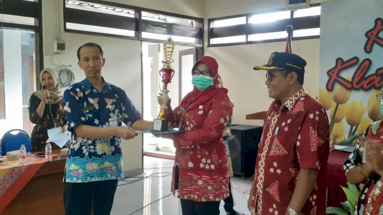 Penyerahan Lomba Dekelana