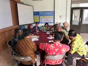 Kecamatan Klaten Selatan Bahas Penanganan Sampah di Desa Trunuh Melalui Konsul Bu Camat