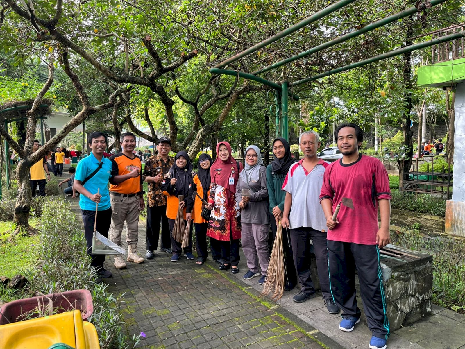 Pemerintah Kecamatan Klaten Selatan Gelar Kerja Bakti Dukung Gerakan Indonesia ASRI
