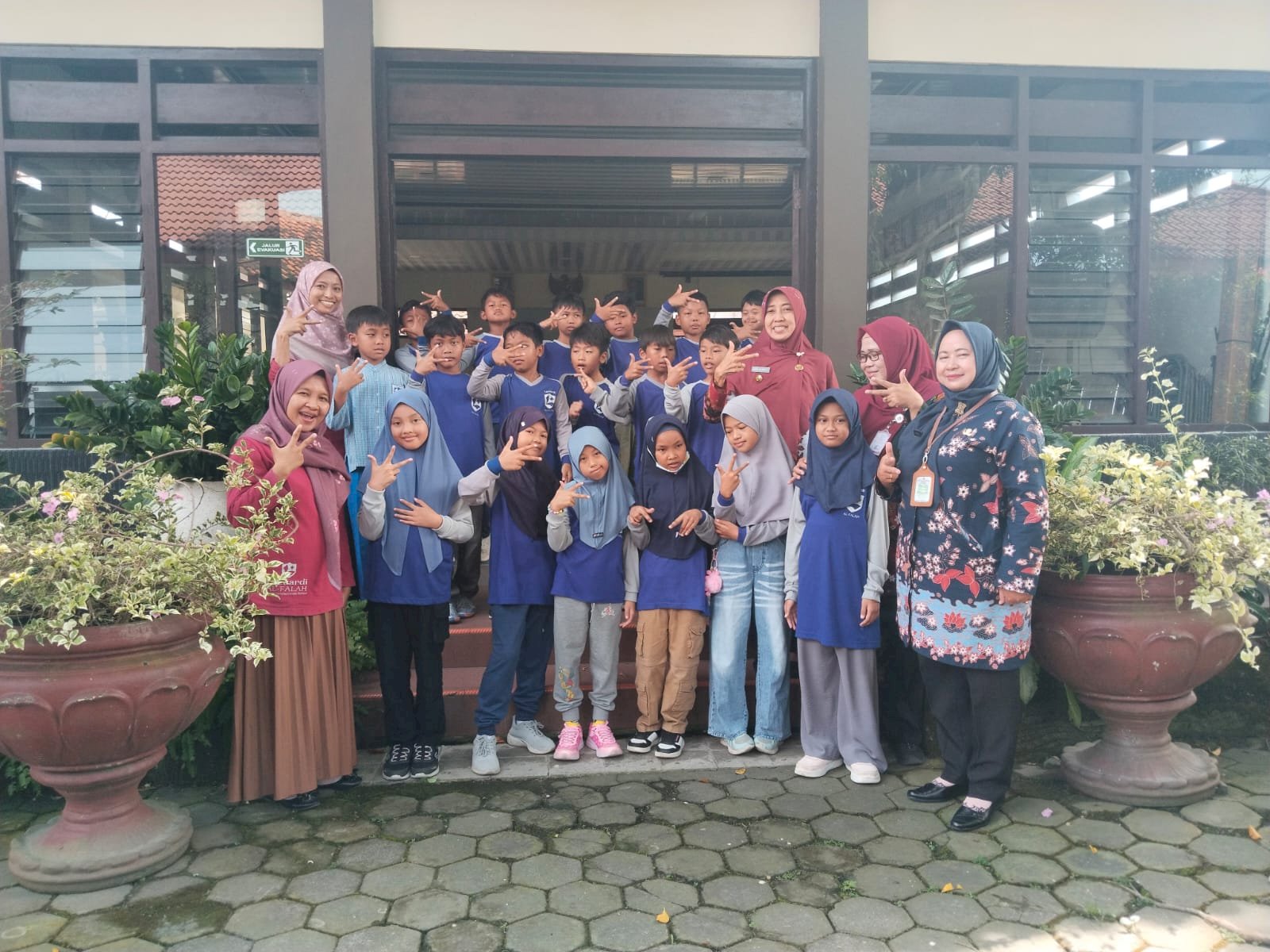 Siswa Lazuardi Al Falah Kunjungi Kecamatan Klaten Selatan